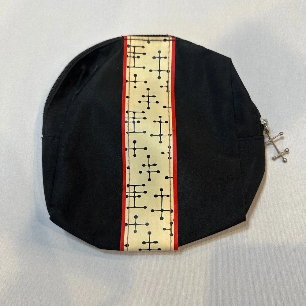 Eames Office American Airlines Dot Pattern Toiletry Travel Bag Black OS Unisex